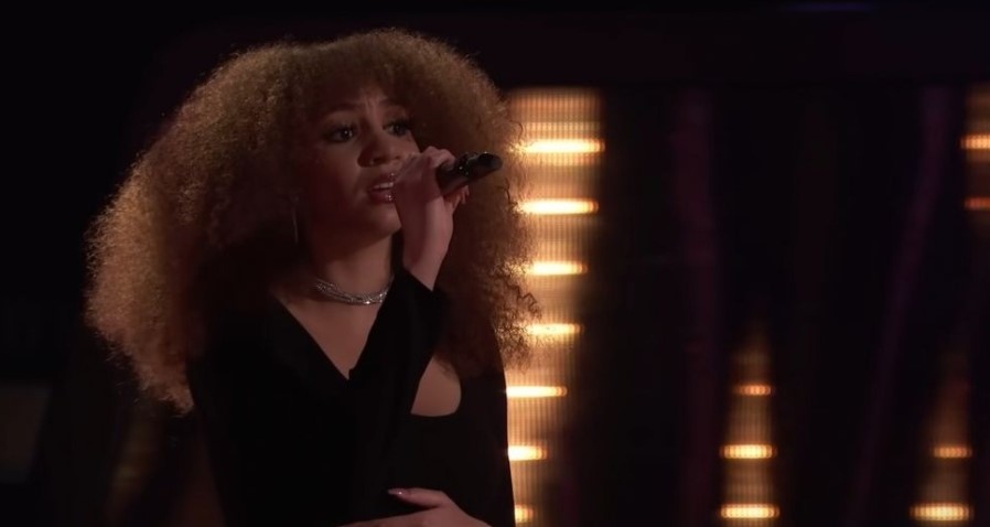 През единайсетгодишната история на Гласът на Америка множество представители на